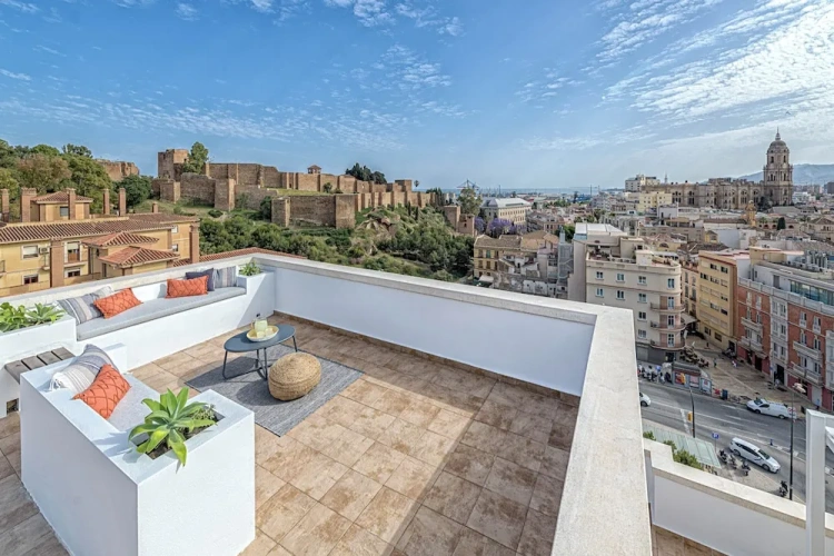 Deluxe Penthouse room with city view