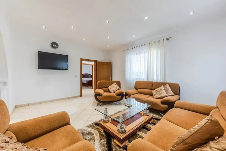 Authentic Lake View Apartment