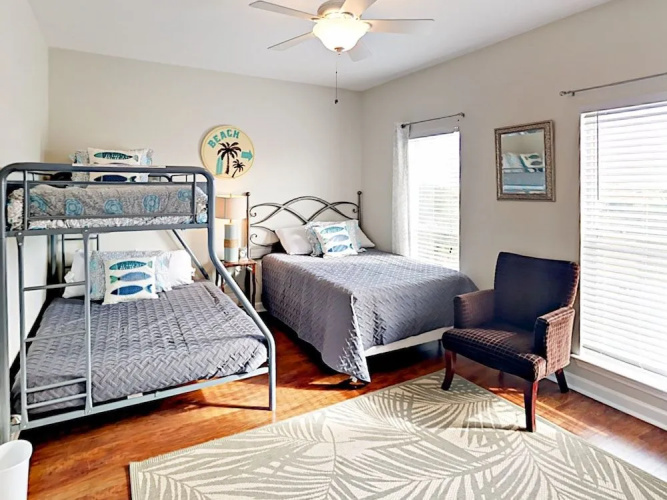 3BR on Mobile Bay, 1 Block to Beach