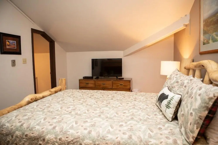 1168 Flying Dutchman 2 Bedroom Condo by RedAwning