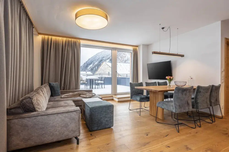 Lovely Apartment With Mountain Views