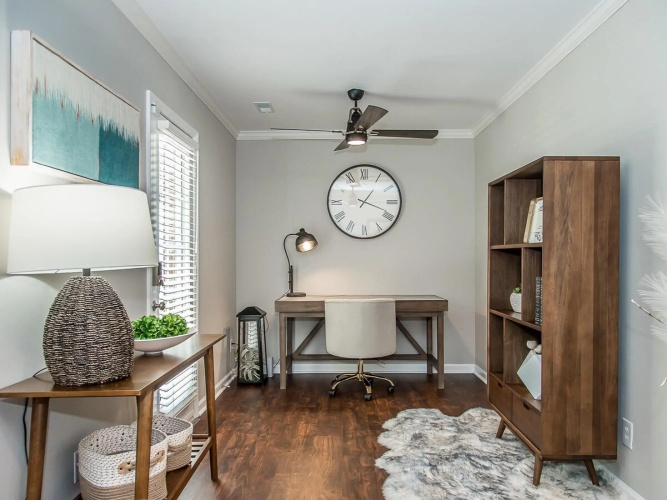 Single-family Home With Spacious Backyard