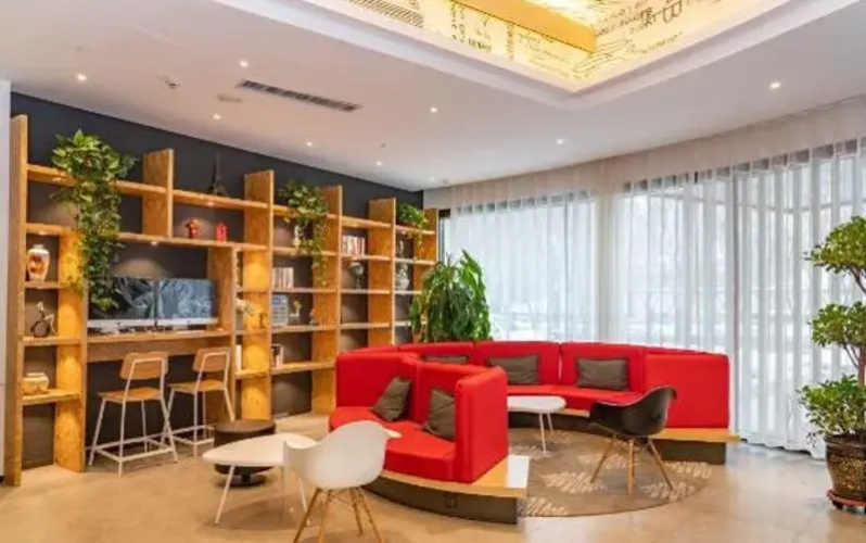 Ibis Urumqi Weixing Square Hotel
