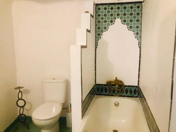 Spectacular view, authentic house, exquisite area.