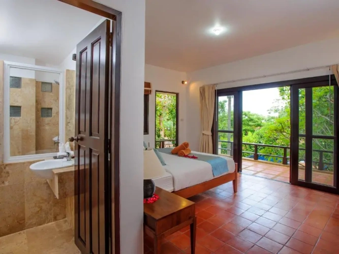 3 Bedrooms Apartment