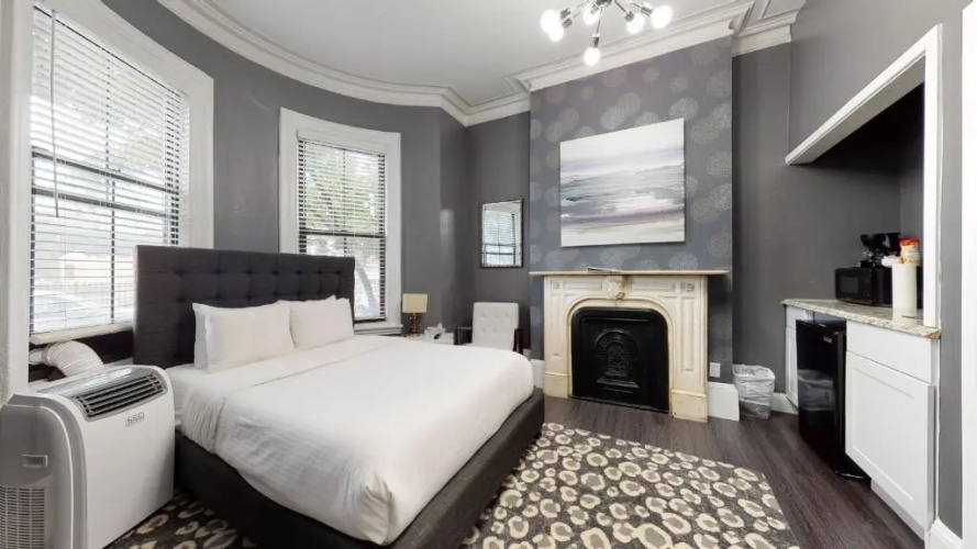 5-33 Modern Private Studio Awaits YOU!