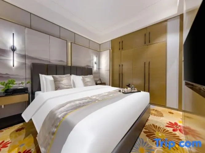 Luxury Suite