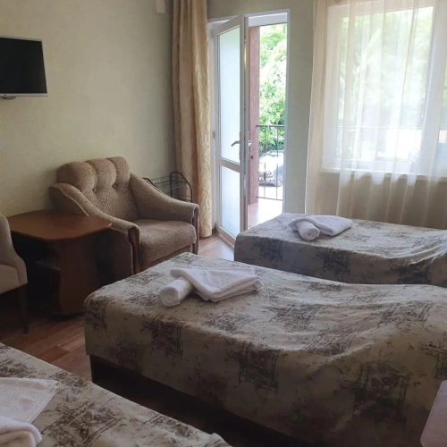 Standard Triple room