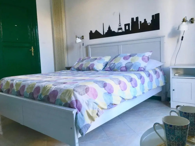 B&B Cosmopolitan
