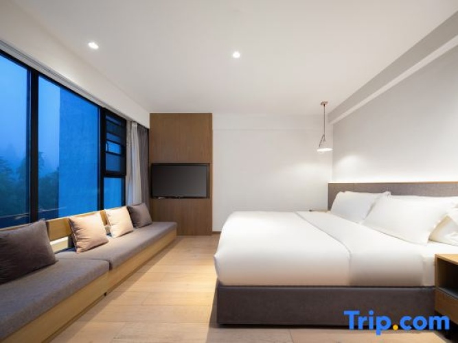 Double Suite with balcony and with lake view