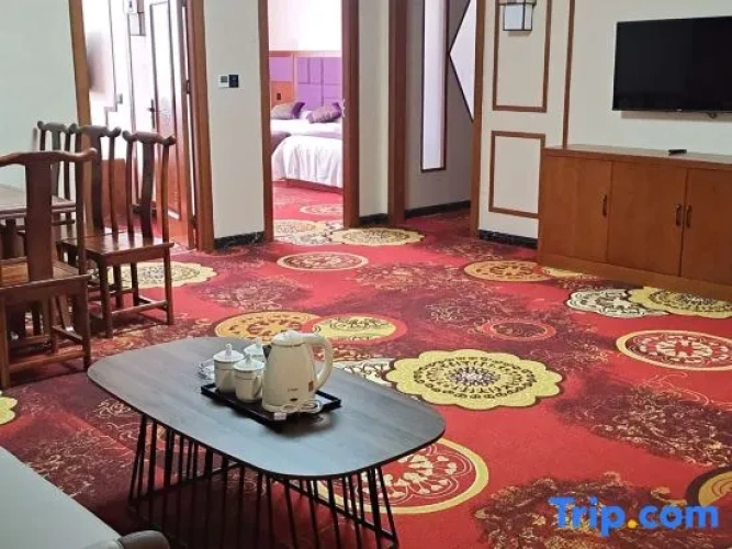 Deluxe Suite