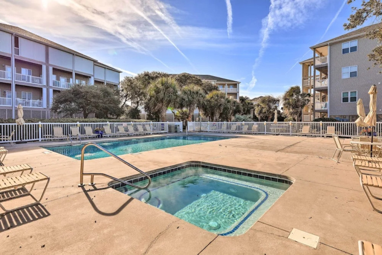 Ocean Club Condo: Spectacular View & Beach Access!
