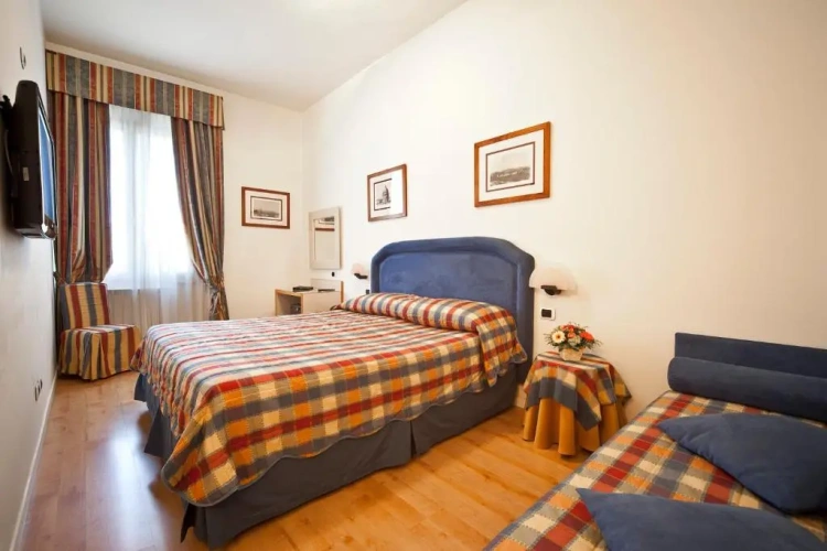 Superior Triple room