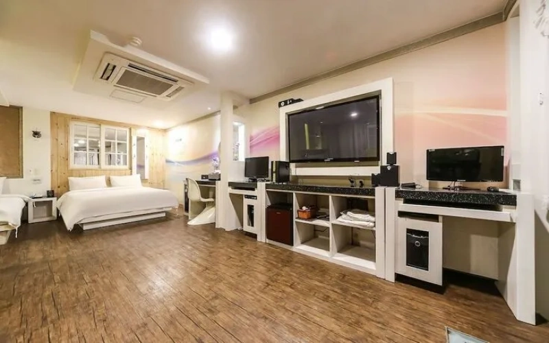 Guest rooms
