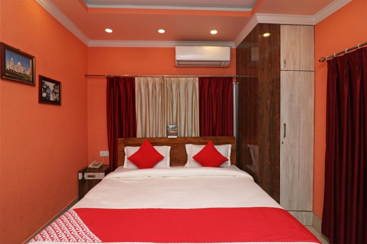 Standard Club room