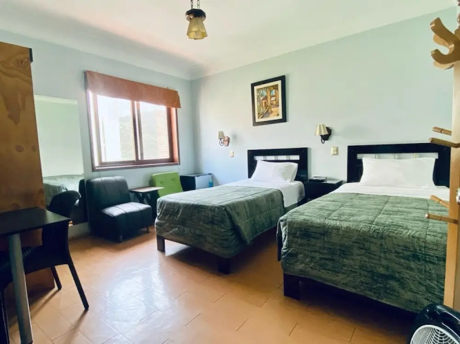 Hotel Tinkus Inn