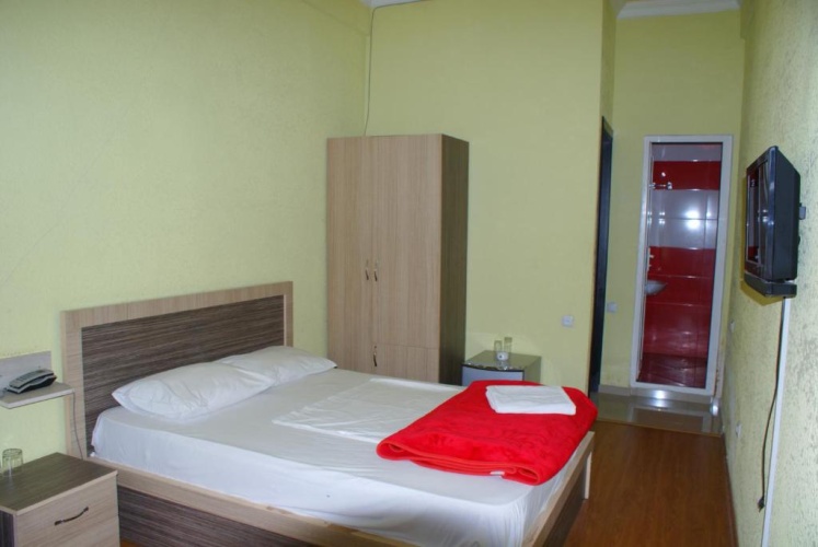 Economy Triple room