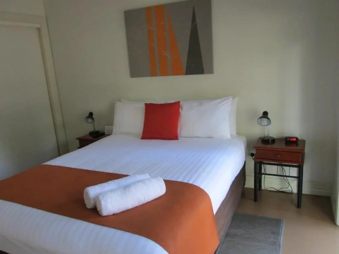 2 Bedrooms Apartment