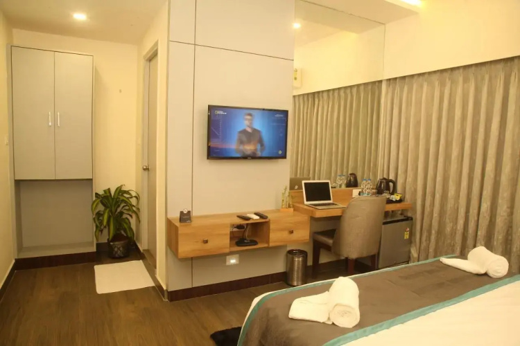 PARK IRIS HOTELS, Bharathi Nagar