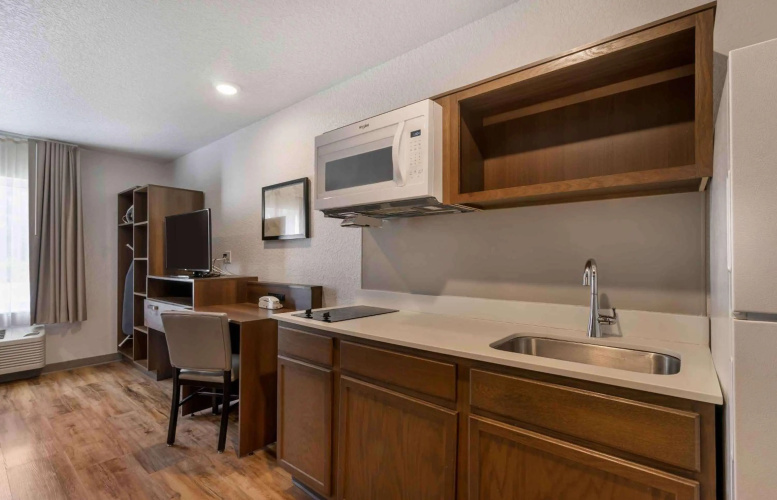 Woodspring Suites Tampa Brandon photo 17