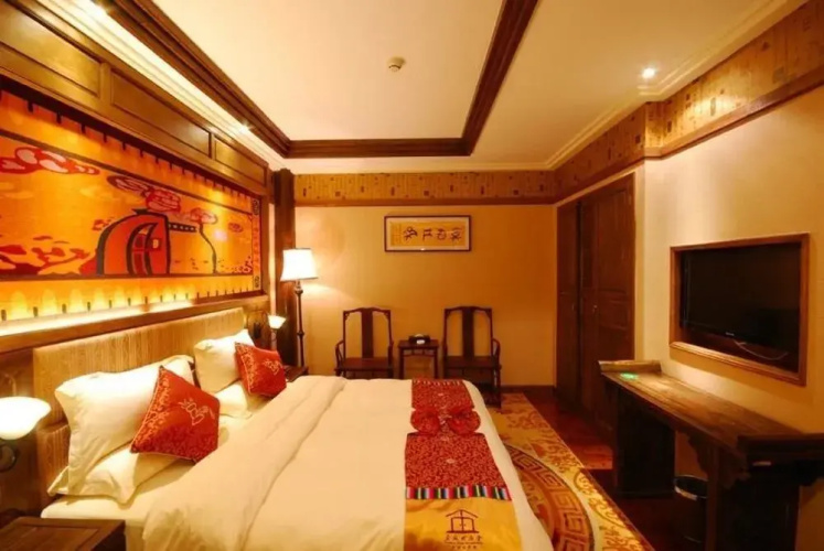 Lijiang Golden Path Hospitality