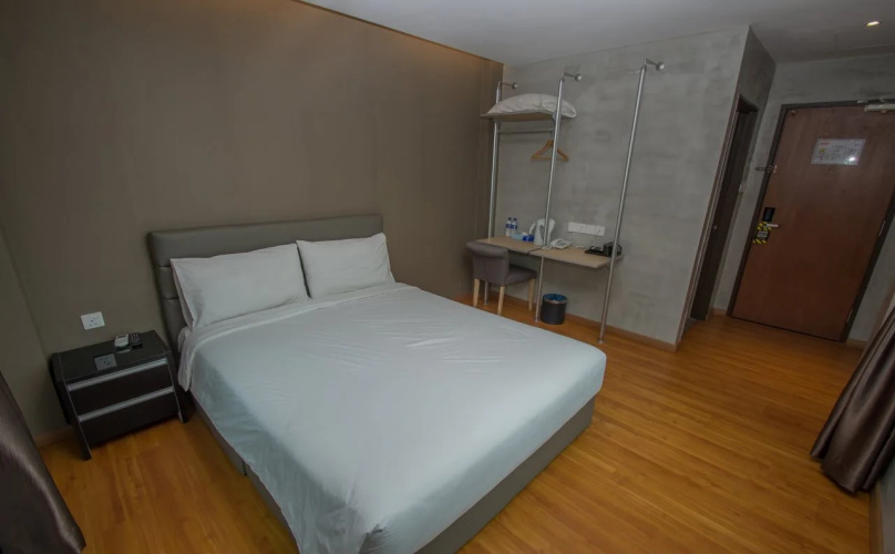 Insta Hotel
