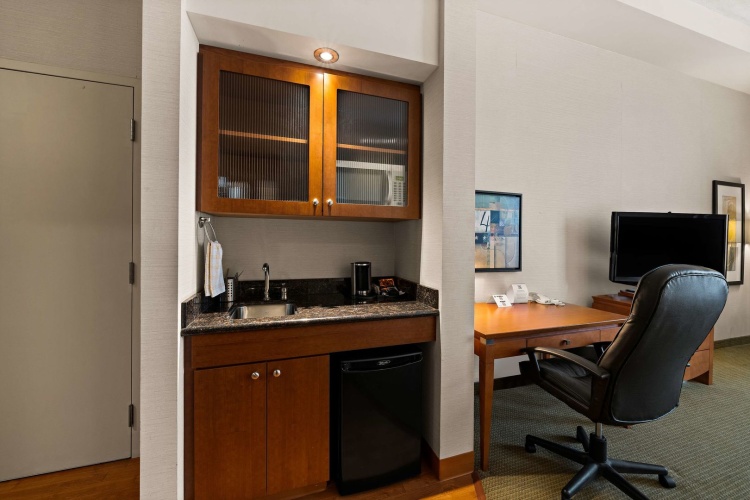 Best Western Plus Orangeville Inn & Suites photo 32