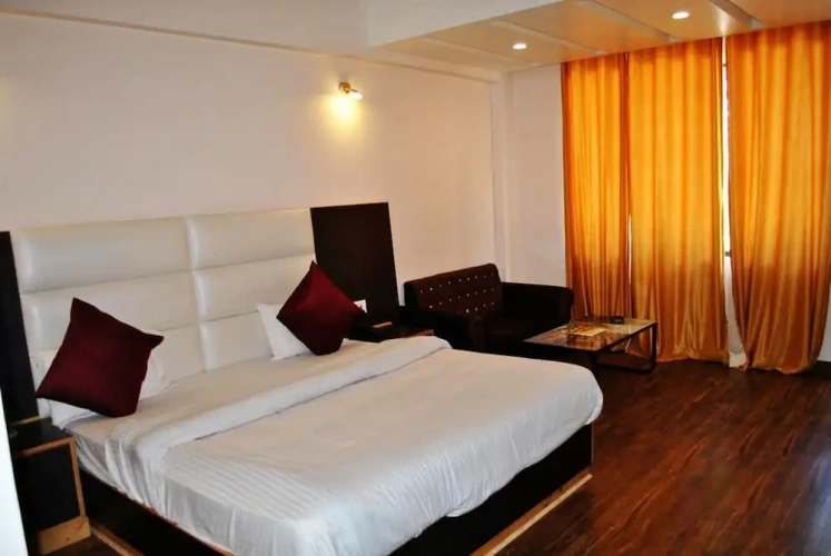 1 Bedroom Executive Double room with view