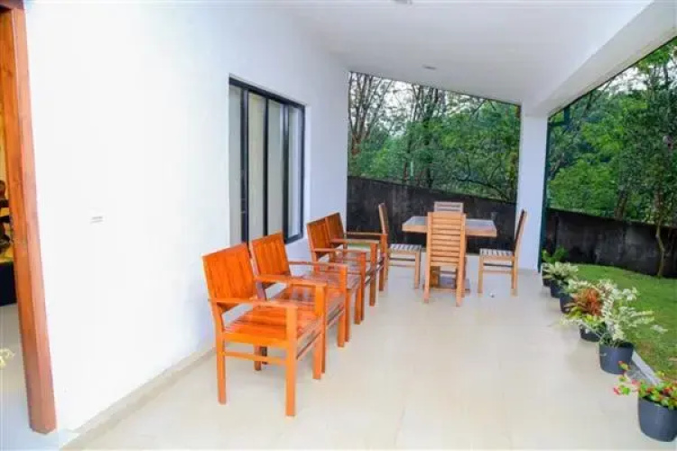 Laya Leisure