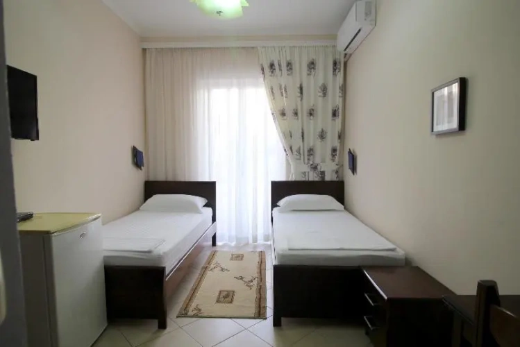 Standard Twin room with balcony