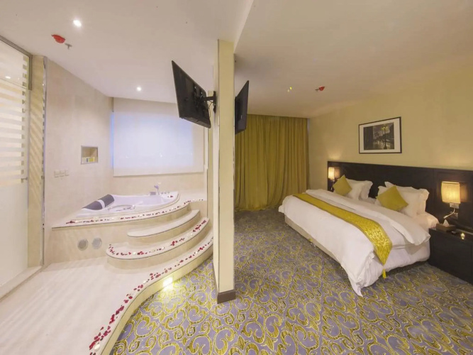 Rollins Hotel