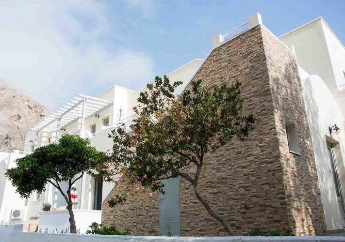 Sail Inn Studios & Apartments