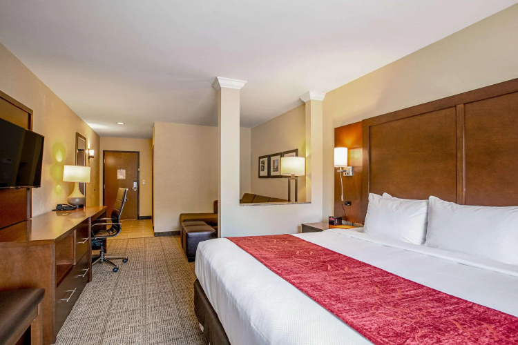 Comfort Suites Fishkill Near Interstate 84