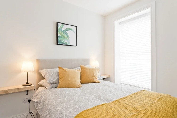 Sweet Inn - Gorgeous Howth I