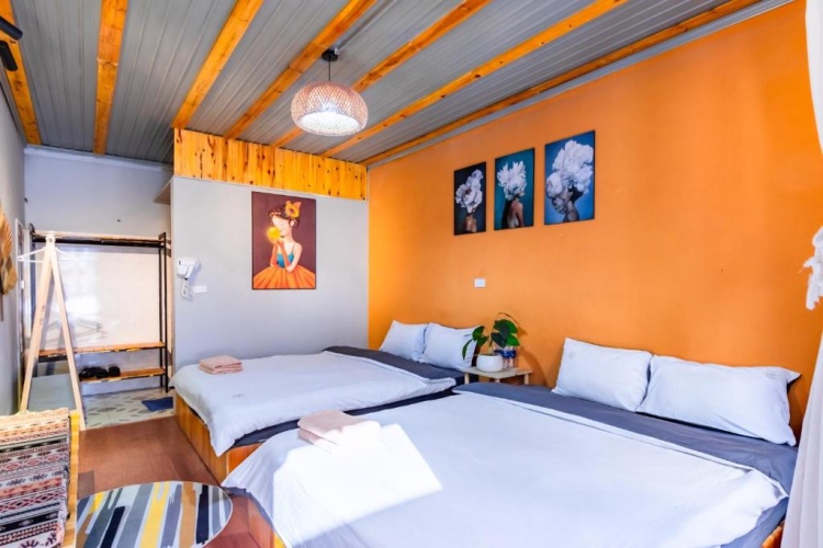 Standard Quadruple room with garden view