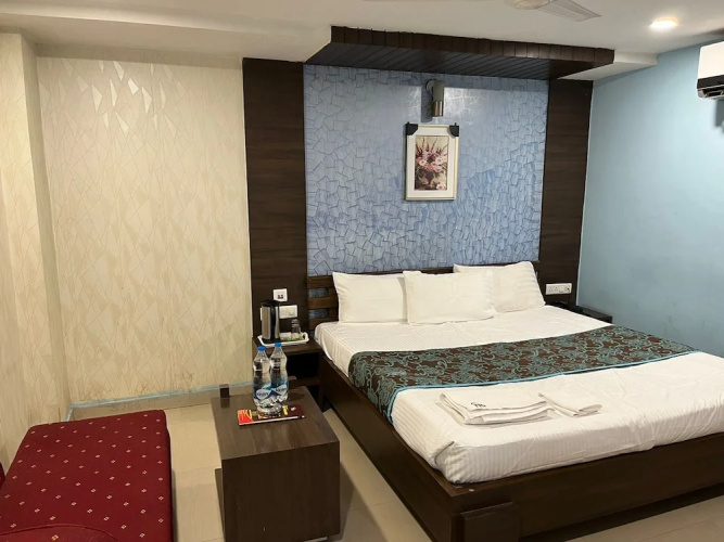 OYO 4822 Hotel Pratap Residency
