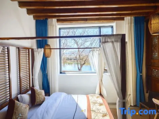 Double Family Suite with lake view
