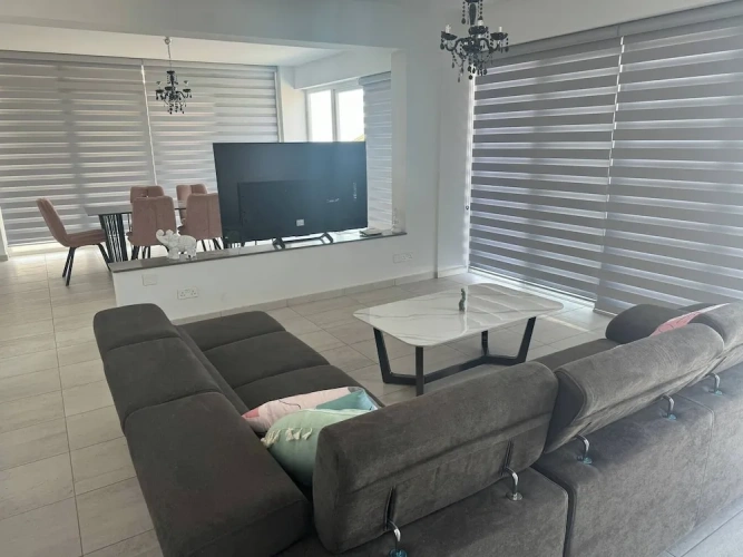 3 Bedrooms Apartment