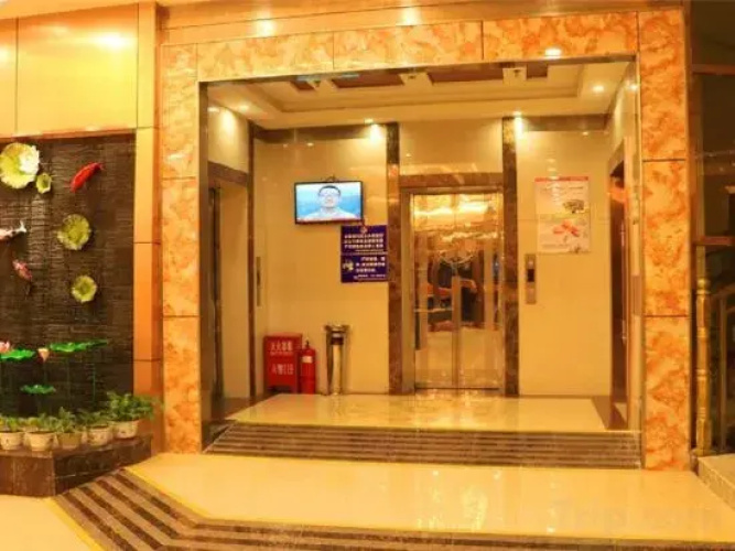 Sunshine Holiday Hotel