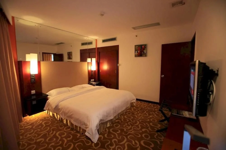 Ganzhou Iron Dragon Hotel