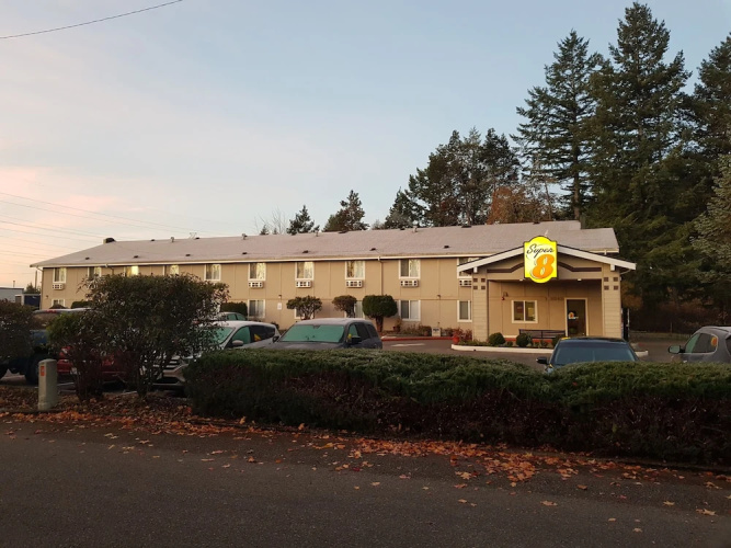 Super 8 Shelton