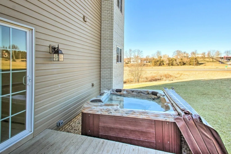 4 Bedrooms Cottage with balcony