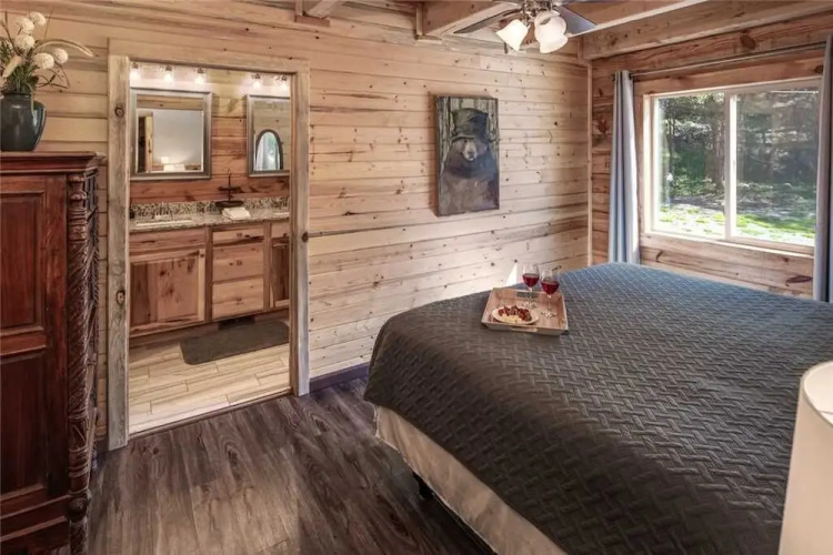 Clearwater Cabin - Three Bedroom Cabin