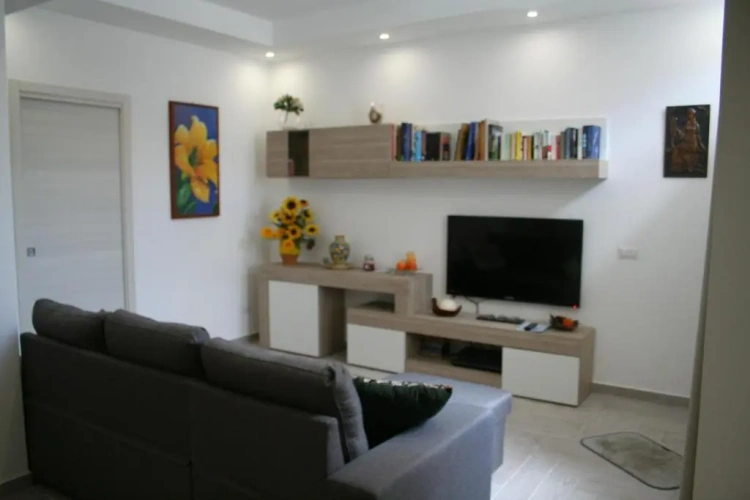 2 Bedrooms Cottage
