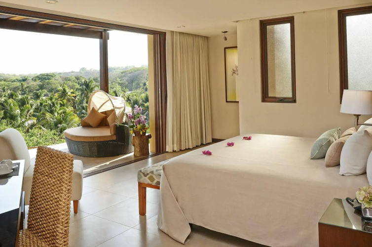 Las Flores Resort