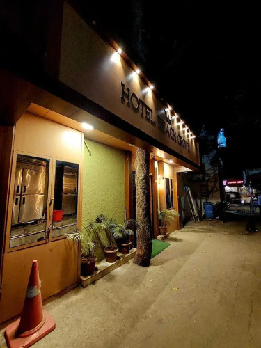 hotel beach crown juhu
