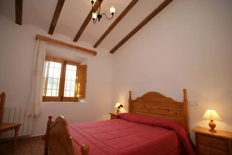5 Bedrooms Cottage