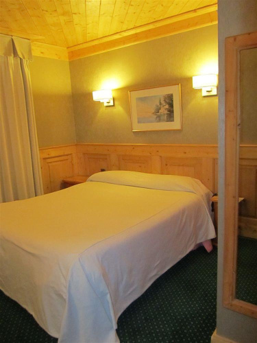 Hôtel Denarié Rest. les Cinq Chemins