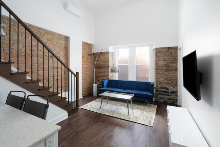 3 Bedrooms Apartment