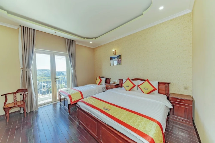 Standard Triple room